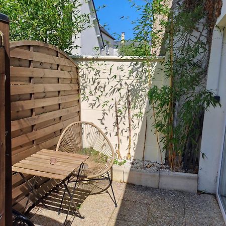 Joli Studio Au Calme Dans Un Jardin Privatif Ouistreham Exterior photo